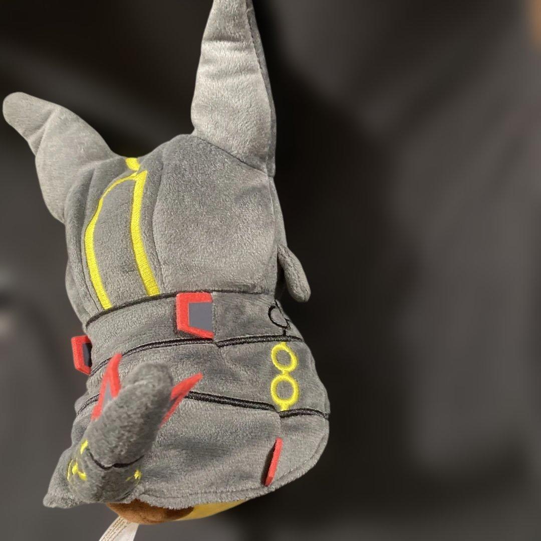 ポケモン　黒いレックウザポンチョを着たピカチュウ　ぬいぐるみ