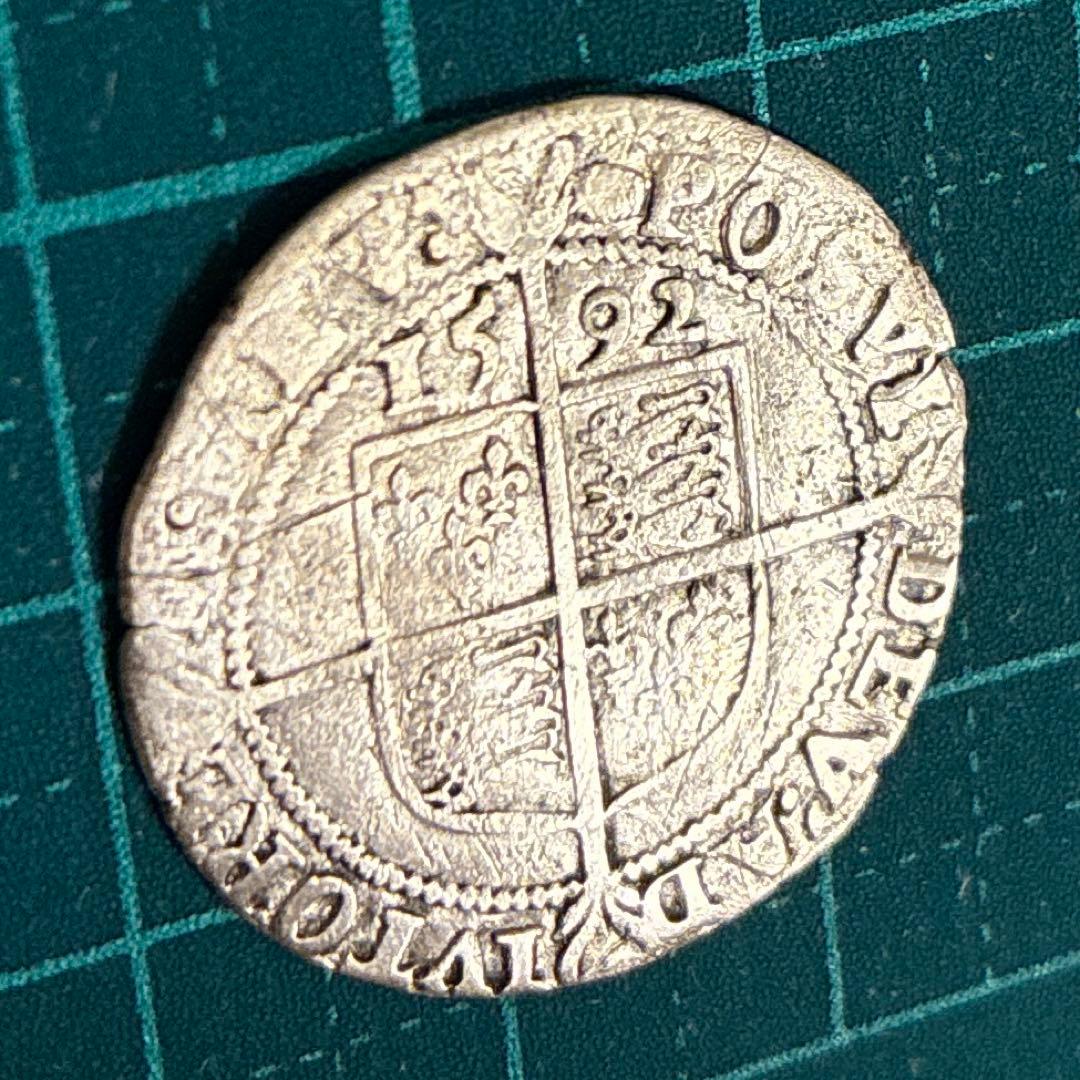 アンティーク エリザベス1世 1592年 6ペンス銀貨