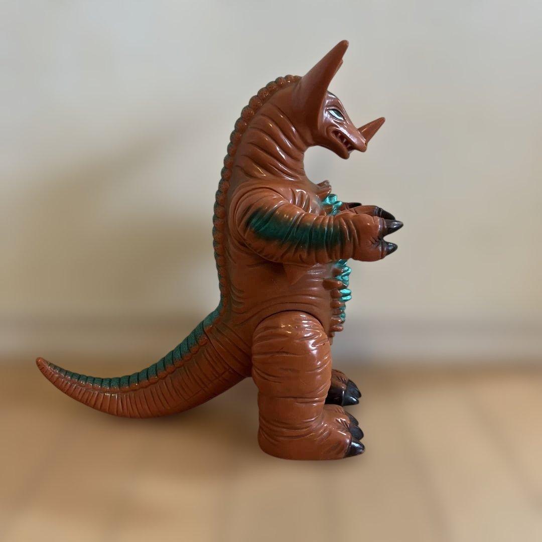 ジャイアントゴモラ