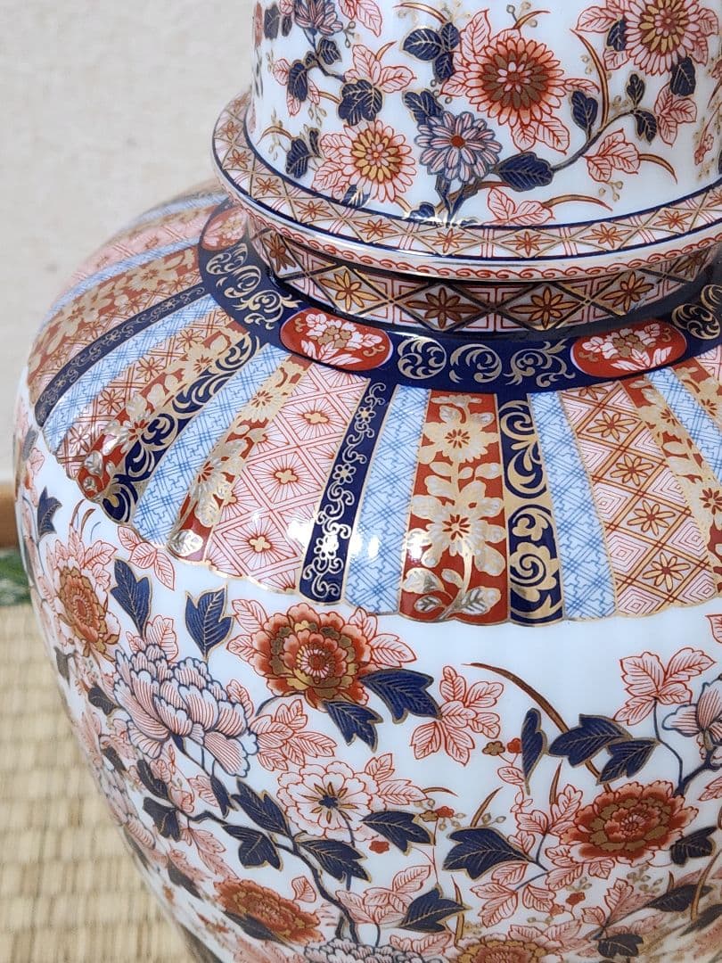 伊万里焼　色絵桜菊牡丹図蓋附大壺　栗田美術館監修　特別限定復刻版　1990年