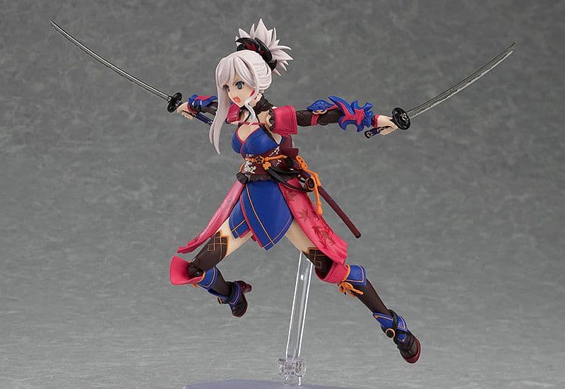 figma セイバー / 宮本武蔵【未開封】