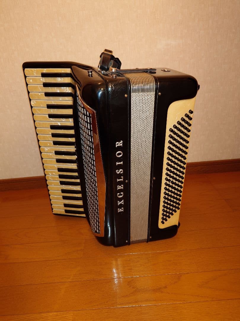 イタリア製　アコーディオン　EXCELSIOR エキセルシャー　MOD.400