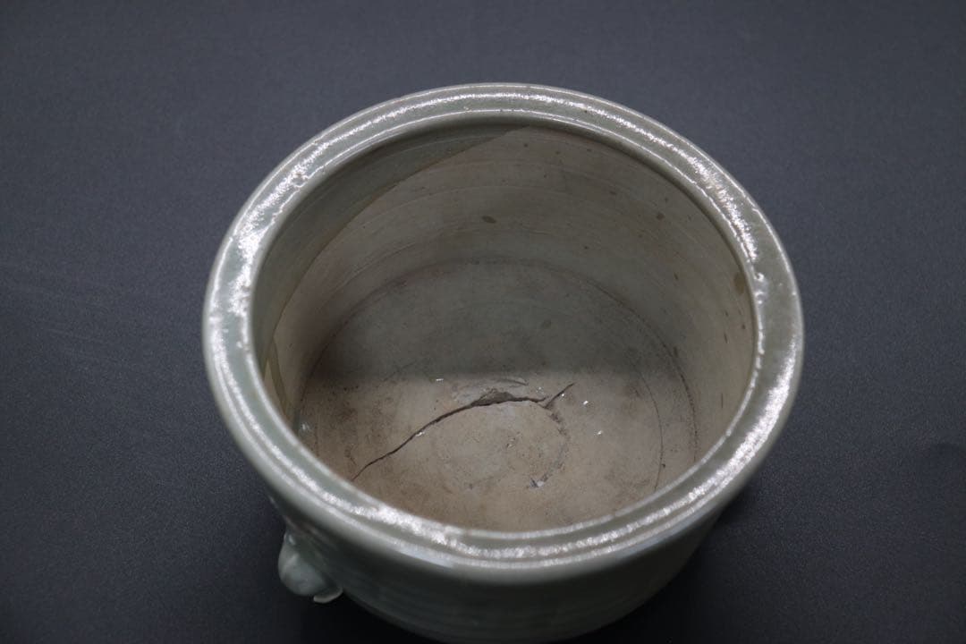 中国　元代青磁三足香炉　龍泉窯　木箱入　送料込み0909