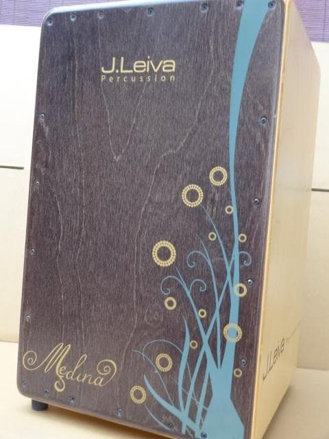 J.Leiva medina カホン
