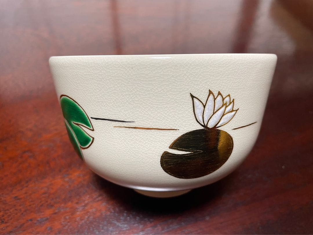 色絵茶碗　未草　山本閑人