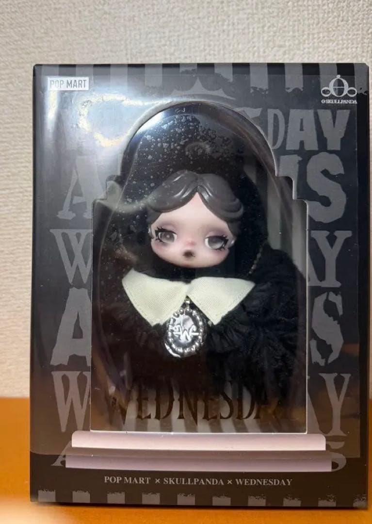 ℛ*】様 POPMART SKULLPANDA Wednesday NY限定 ス