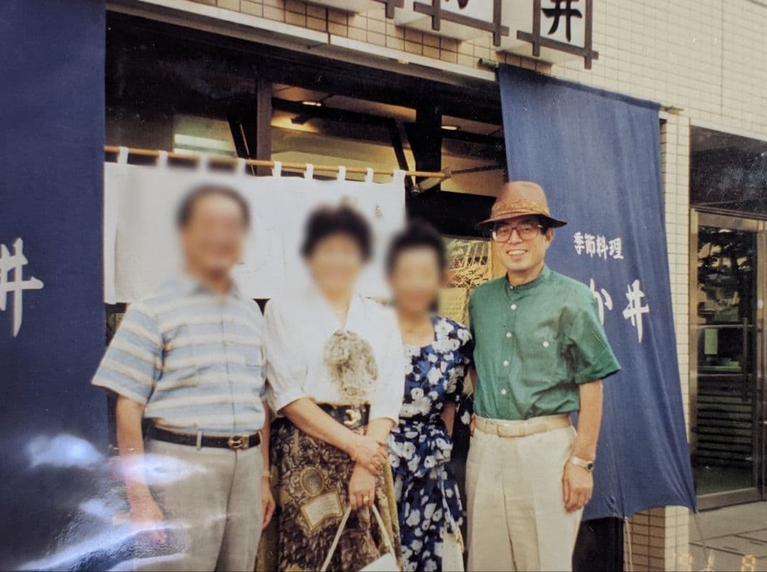 柳原良平氏イラストサイン色紙「 客船飛鳥と みなとみらいランドマークタワー」
