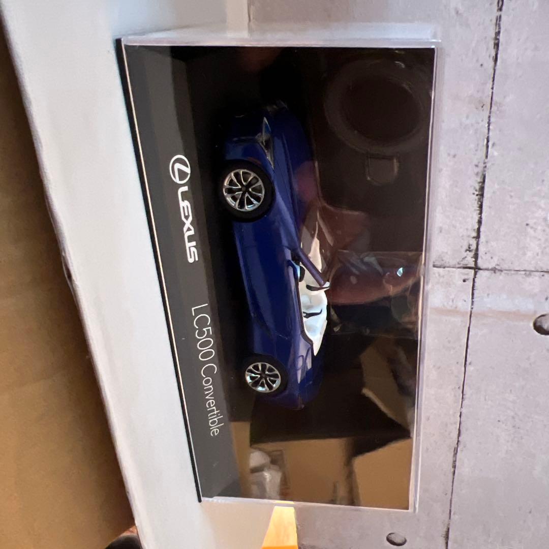 非売品　Lexus LC500 Convertible ミニカー　1/43
