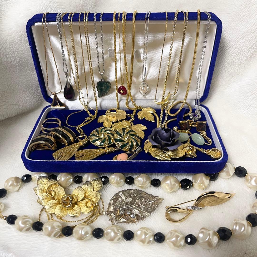 遺品整理 アクセサリー 大量 まとめ ヴィンテージ レトロ