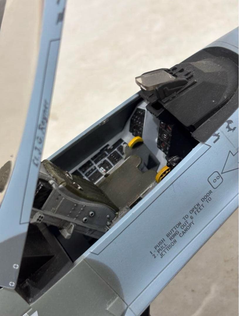 エリートフォース　F-16fighting falcon1/18