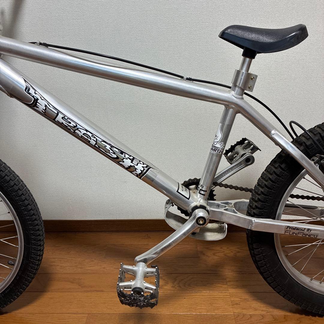 トライアル用自転車 TRASH 油圧ブレーキ