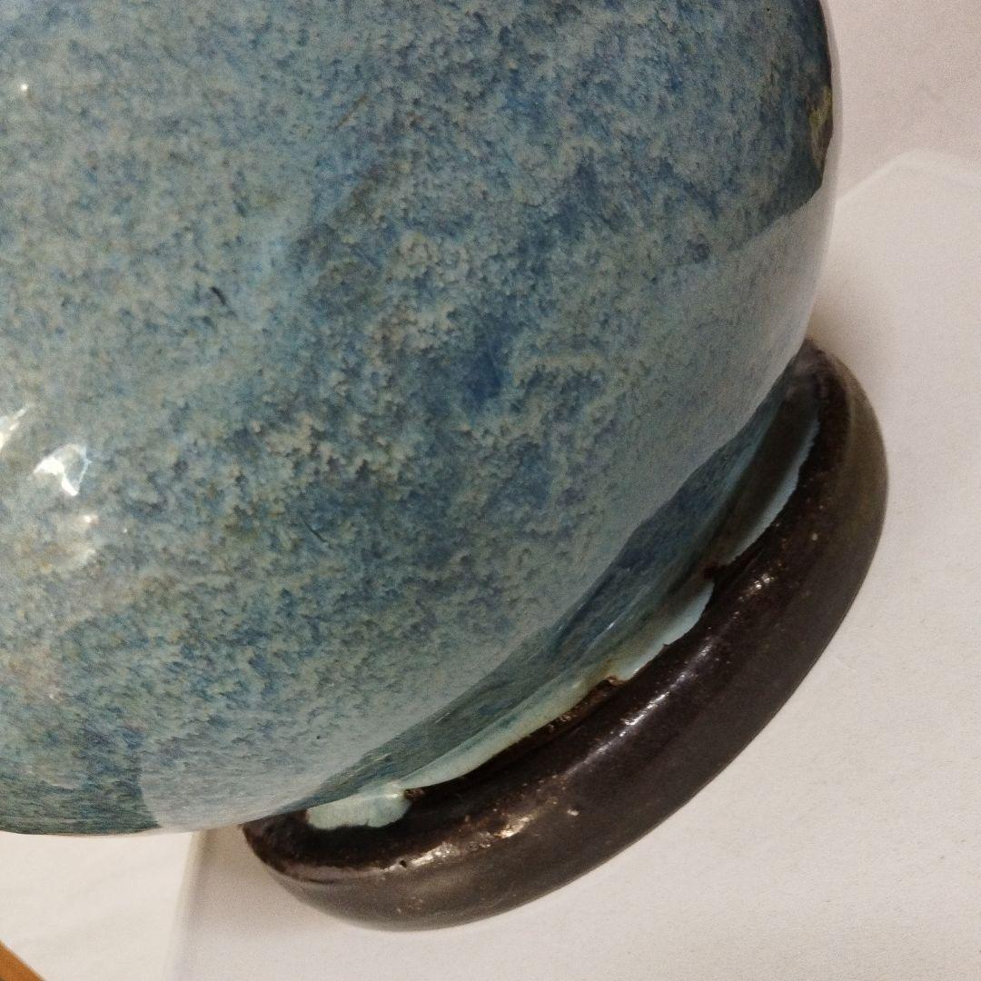 青色釉薬の陶器火鉢