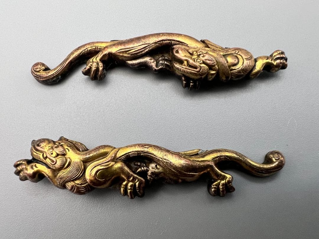 【海】江戸明治金工　双龍図　手彫　目貫一体　銅製　骨董品　専用箱付