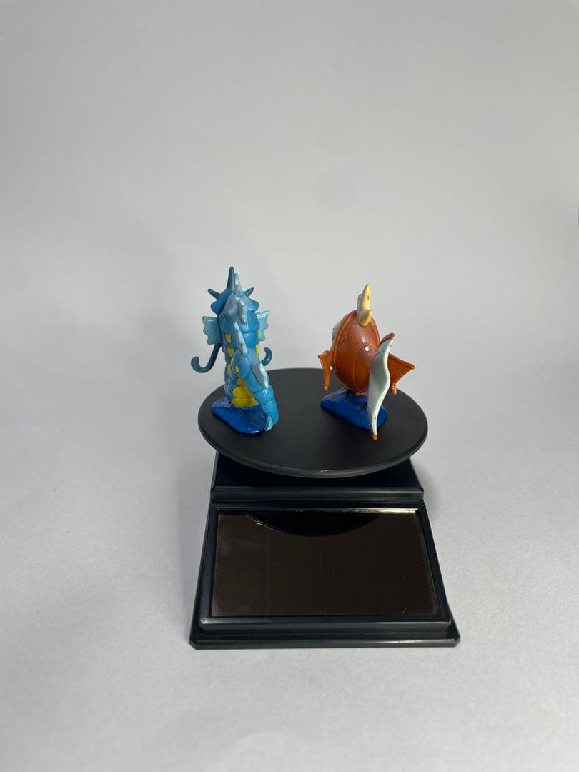 非常にレア⭐︎初期のモンコレ コイキングとギャラドス TOMY ポケモンフィギュア