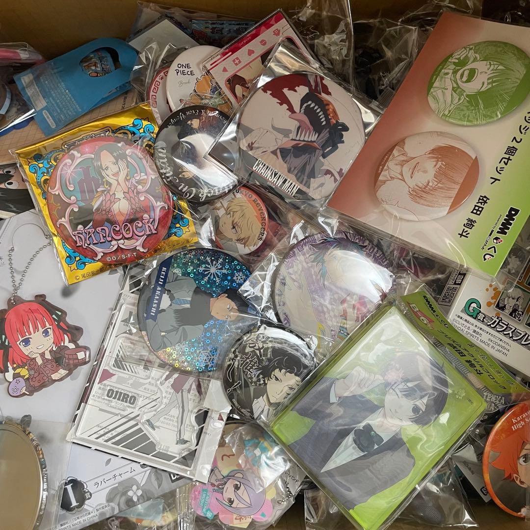 アニメグッズまとめ売り 大量 缶バッジ アクリル