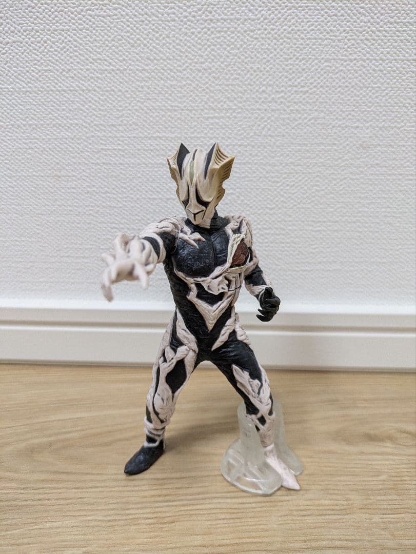 アルティメットルミナス イーヴィルティガ/キリエロイド