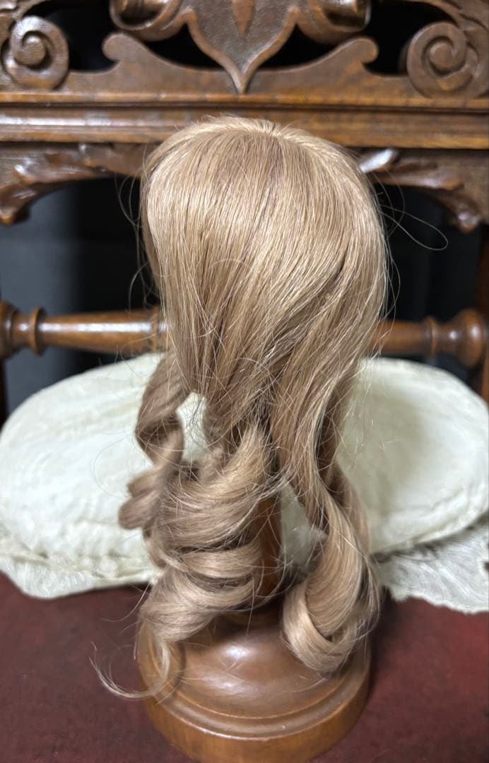 ☆セール中　ビスクドール 用ウイッグ　人毛　フランス製　小さいドール用