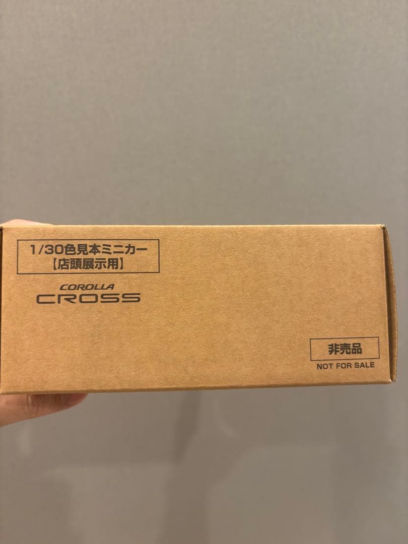 新型カローラクロス ミニカー カラーサンプル アッシュ【非売品】