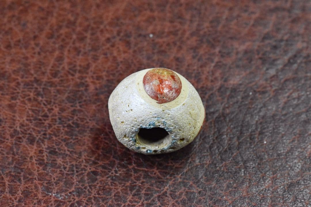 紀元前後 銀化ローマングラスアイビーズ