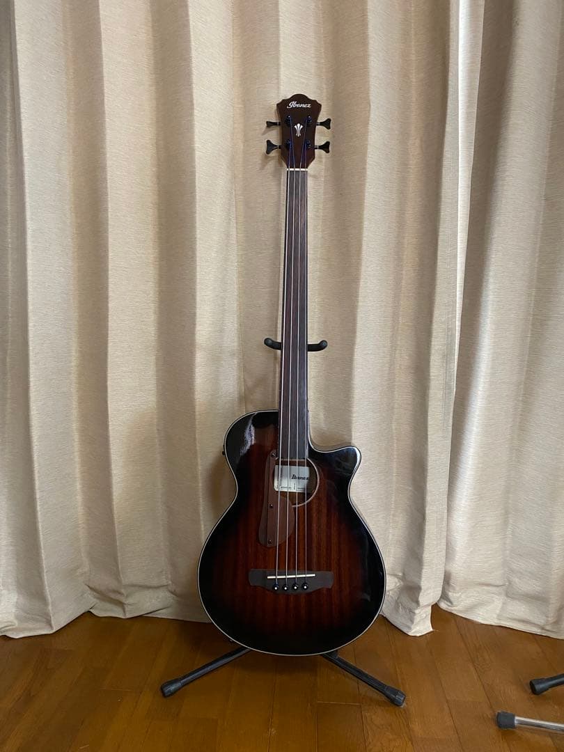 Ibanez アコースティックベース フレットレス　ケース付き
