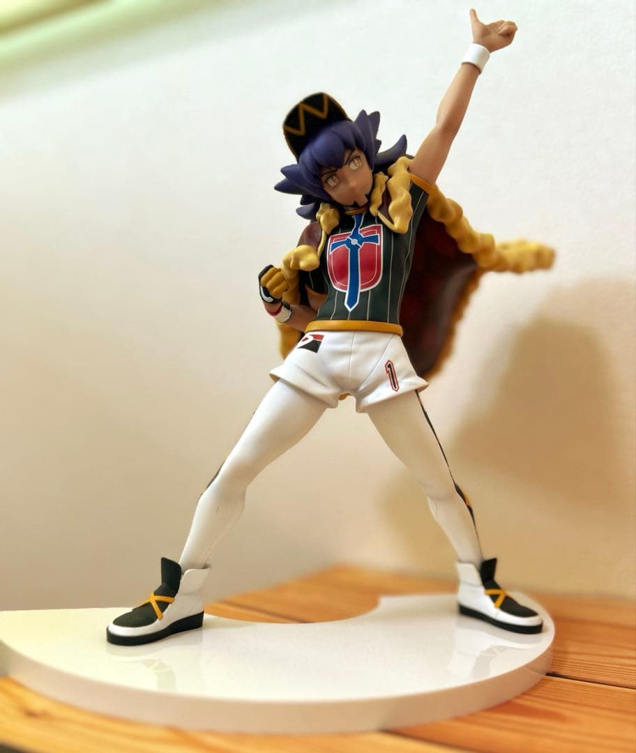 ダンデ・リザードン フィギュア ポケモンセンターオリジナル 外箱付き