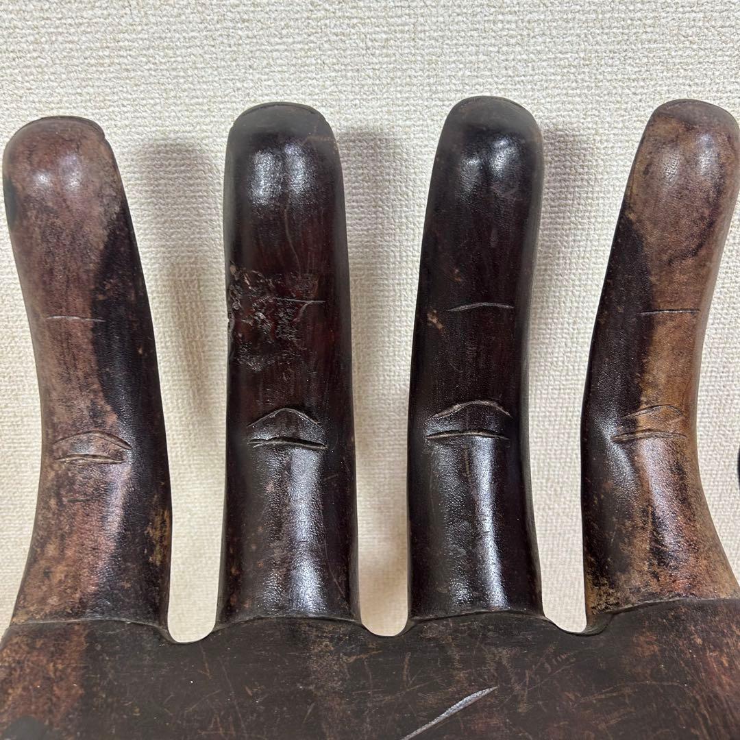 仏手 スツール 椅子 アジアン家具 掌 手の形 木製 手形 オブジェ アジアン