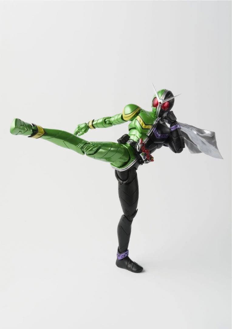 S.H.フィギュアーツ 真骨彫製法 仮面ライダーW サイクロンジョーカー