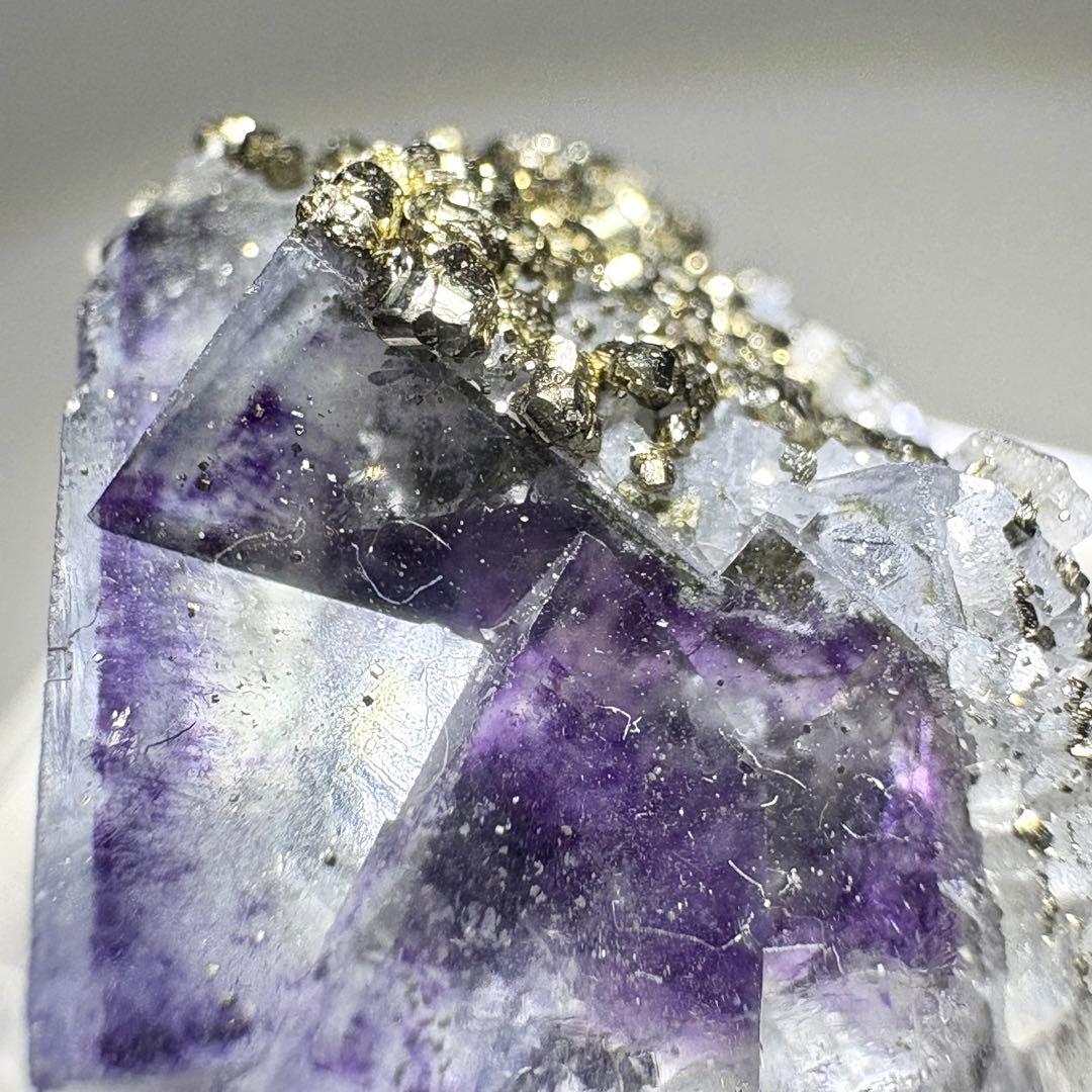 433 中国　ヤオガンシャン産　フローライト&パイライト