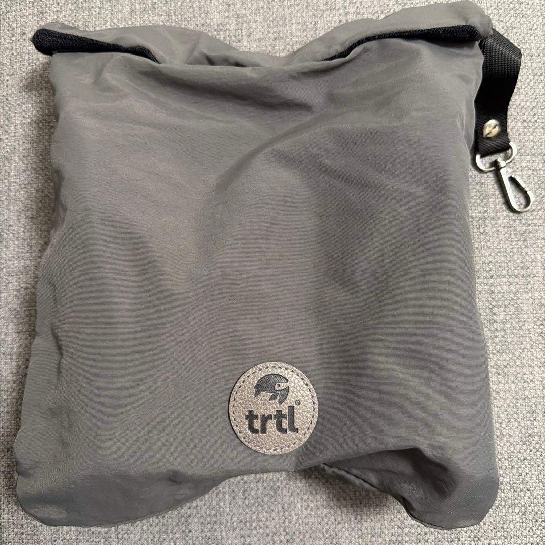 【美品】Trtl Pillow ケース付きネックピロー黒