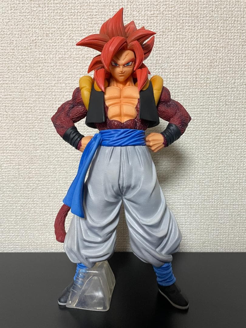 グレイテストサイヤン ゴジータ、悟空、ベジータ3体セット➕GTロゴフィギュア