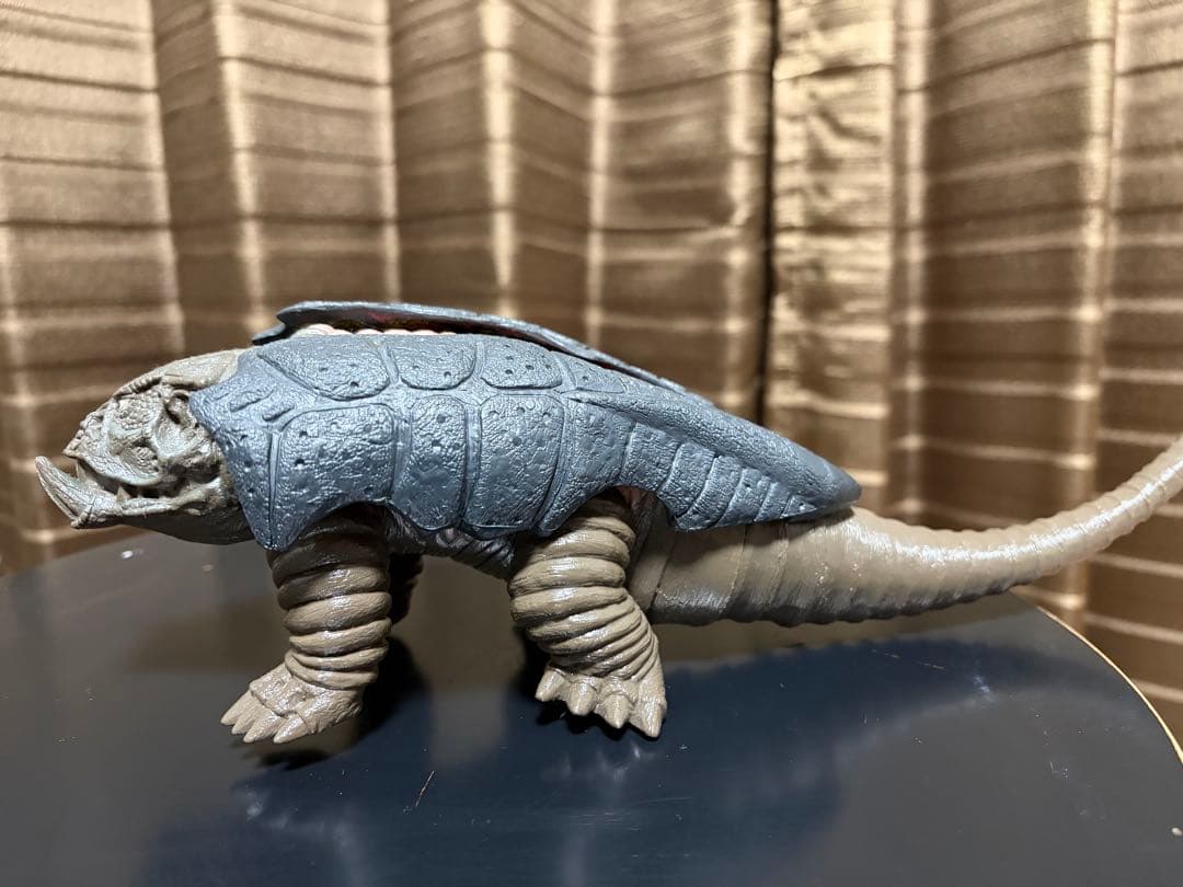 ウルトラマンパワード　ケムラー　ソフビ　怪獣　フィギュア