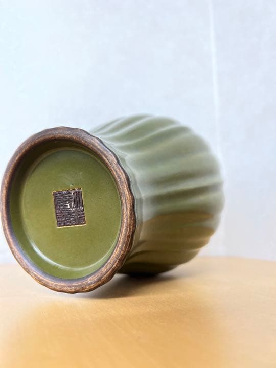 中国清乾隆年製銘茶末釉花瓶官窯唐物アンティーク古美術品　骨董コレクション江戸青磁