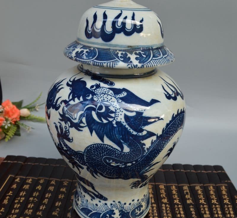 青花  竜戯珠 将軍缶  景徳鎮 陶磁器 装飾品 現代工芸品 美術品 置物