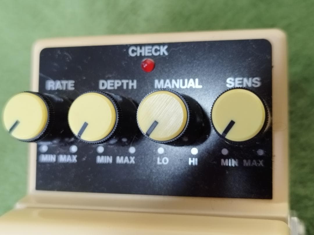 【美品】BOSS AW-2 Auto Wah オートワウ