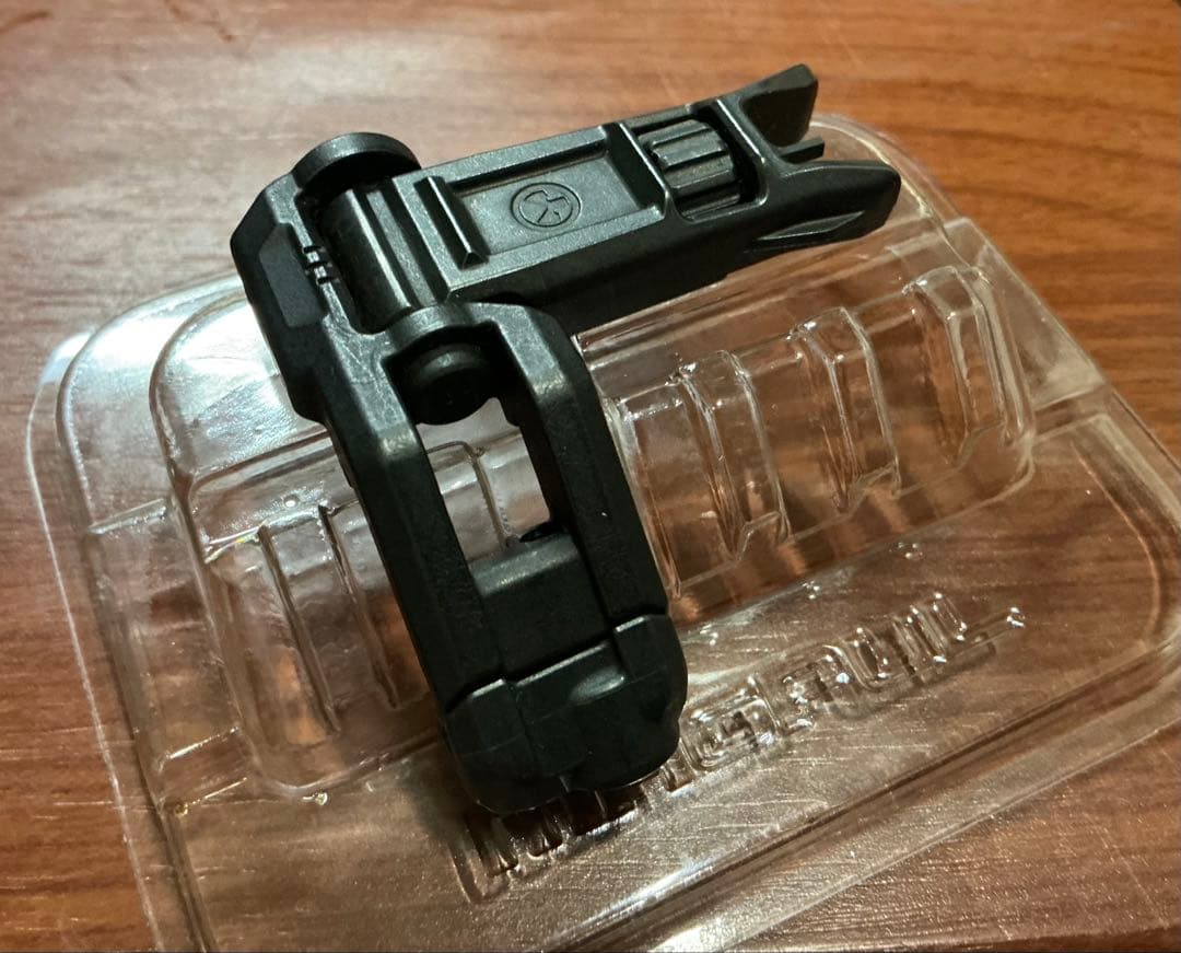 実物MAGPUL MBUS PRO アイアンサイト