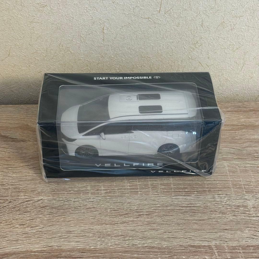 ゆんゆん☆【非売品】トヨタ ヴェルファイア プラチナホワイトパール