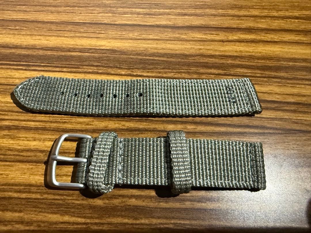 Sinn 856.B ジン オーバーホール済み オプションナイロストラップ付き