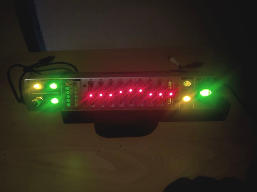 Behringer FBQ800 超コンパクト 9バンドグラフィックイコライザー
