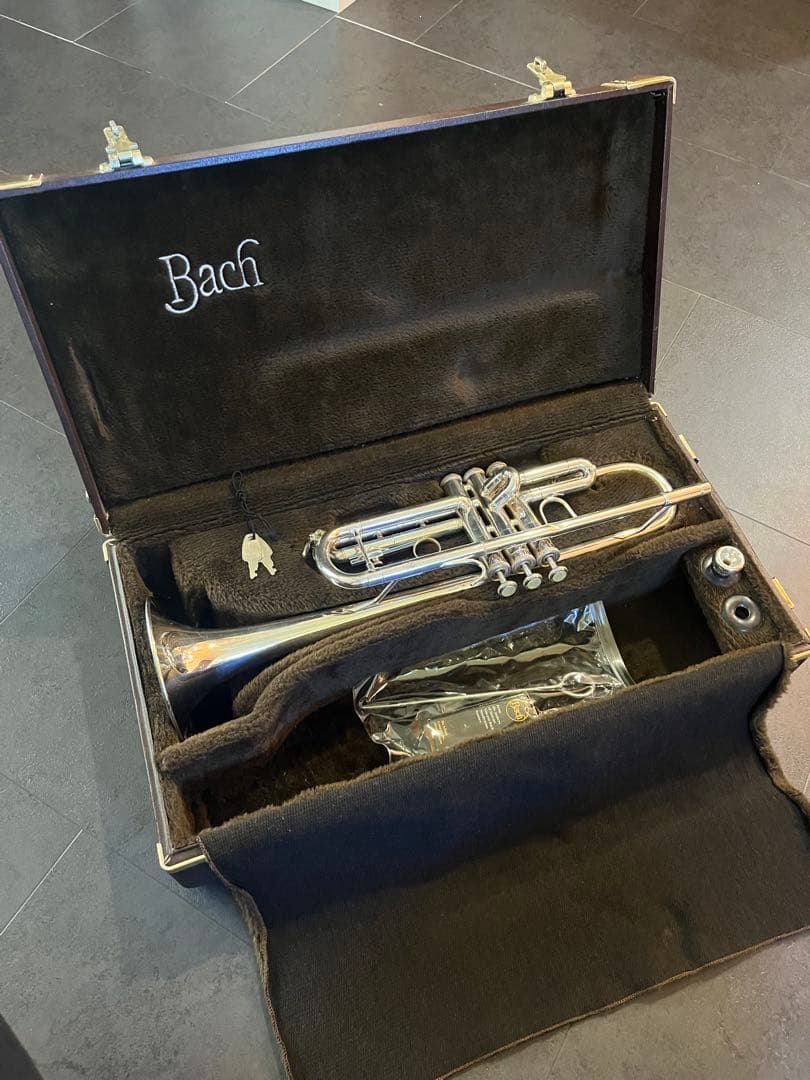 【中古品】Vincent Bach トランペット TR300（初級者モデル）