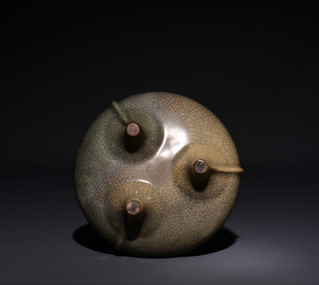 旧蔵　宋・汝窑　天青釉 三足炉