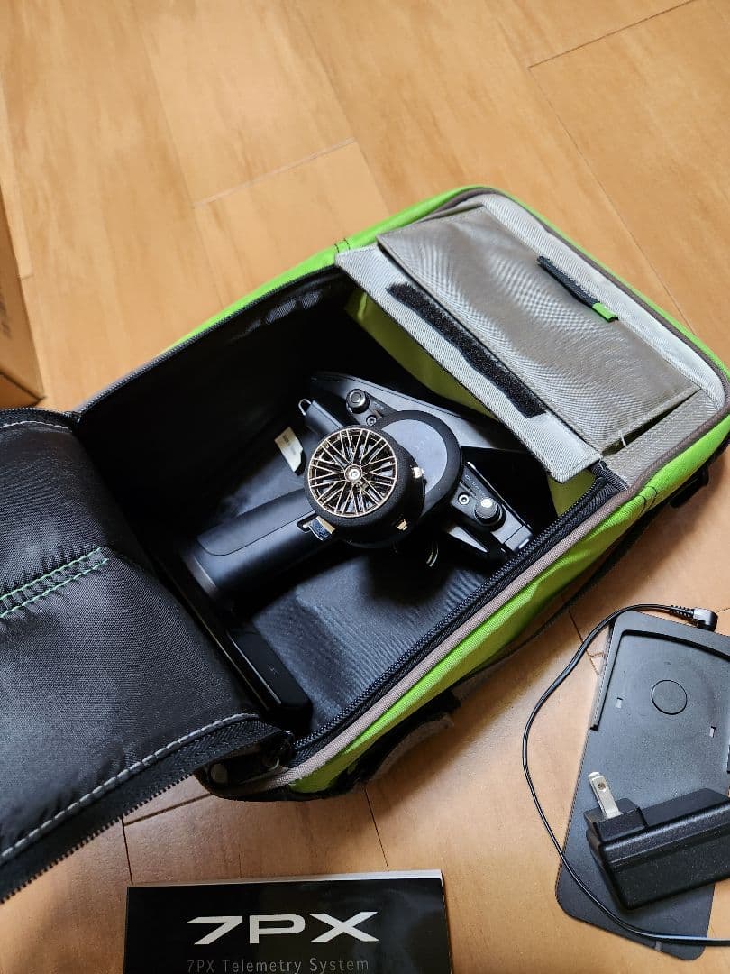 フタバ　プロポ　7PX ワイヤレス充電　バック