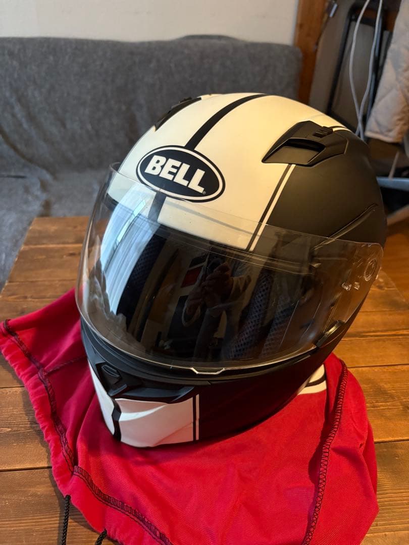 bell リボルバーエボ　ホワイト/ブラック