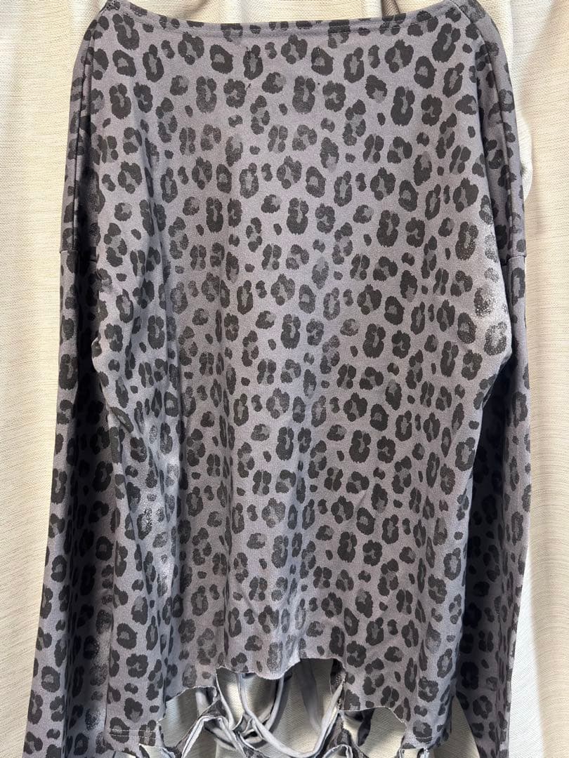 【GRANCY】 総柄ラインストーングラフィックロンＴ グレー Sサイズ