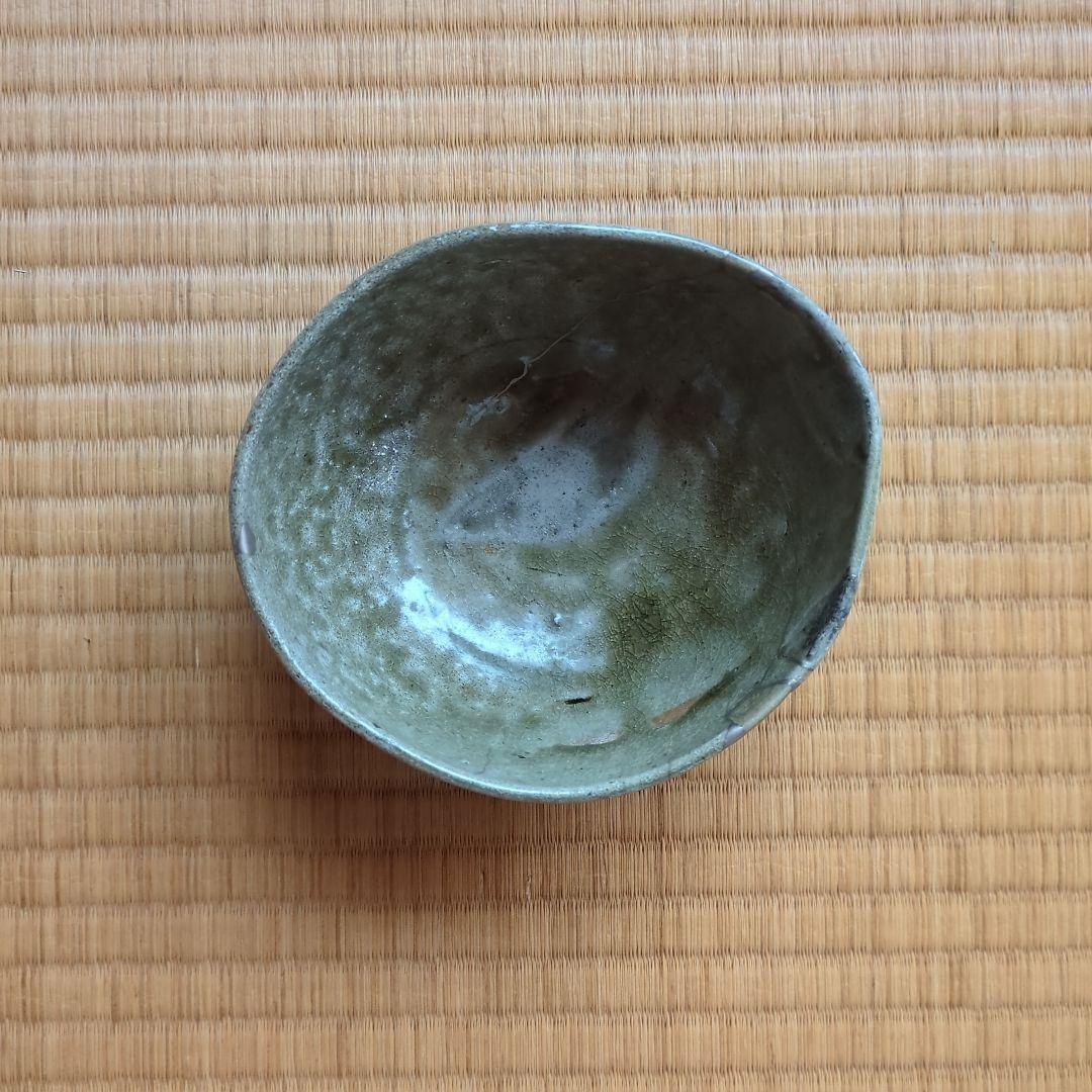 キャロライン洋子さま専用　　緑色の丸型陶器の器　青唐津茶碗　古唐津　桃山ー江戸時