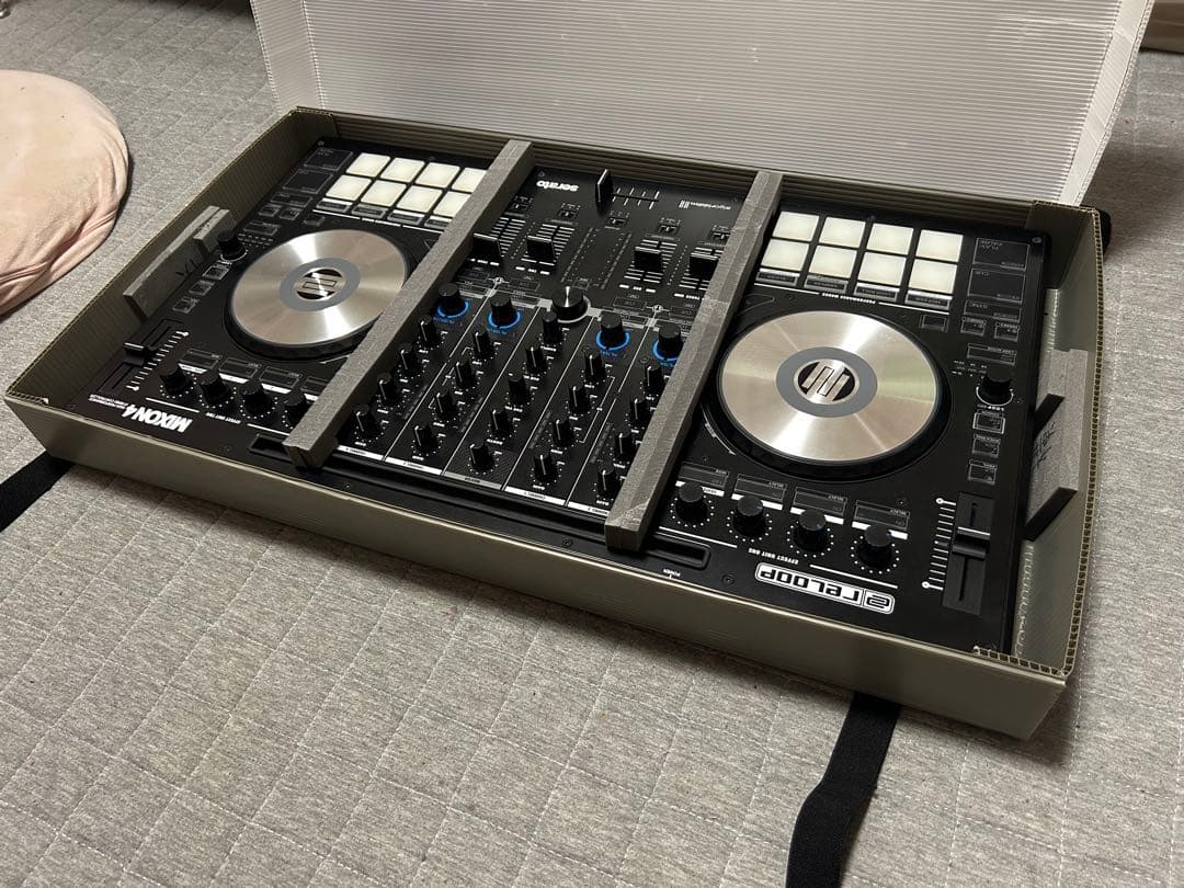 Reloop MIXON4 DJコントローラー