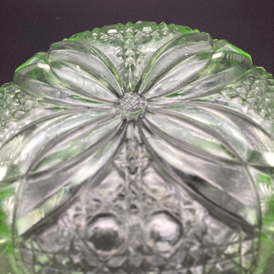 ウランガラス　ガラス鉢　カットガラス　ガラスボウル