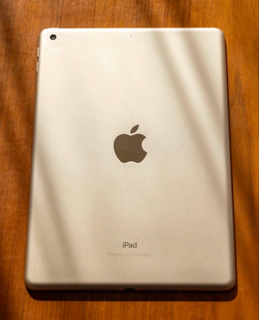 Apple iPad 第5世代 ゴールド 32GB 本体