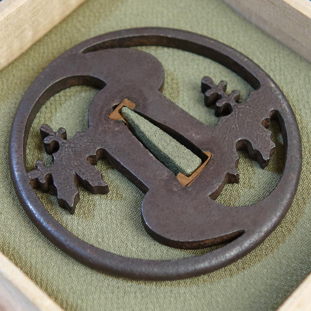 【 桐巴透鐔 無銘 後代肥後 】(鑑定書有) 鍔 鐔 刀装具 武具 骨董 江戸