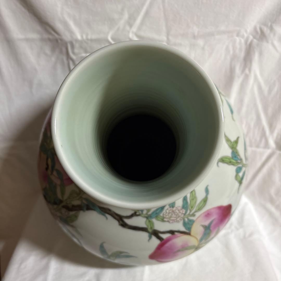 大清乾隆年製 粉彩桃図大壷