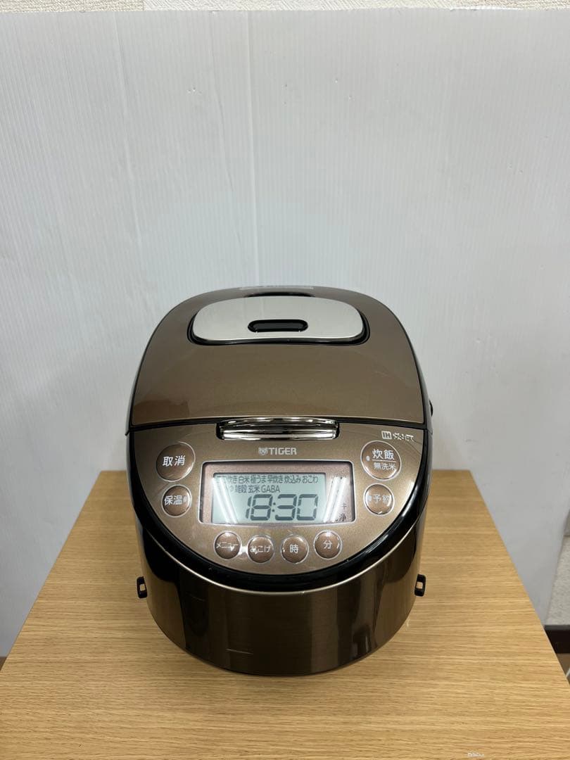 TIGER 炊飯器 5.5合 IH炊きたて JKT-M100 2021年製